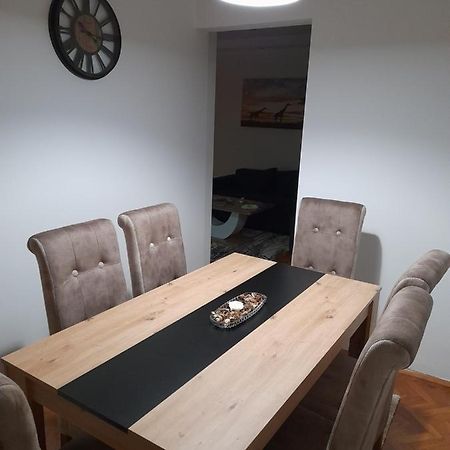 Holiday Apartaments 2 Nis Ngoại thất bức ảnh