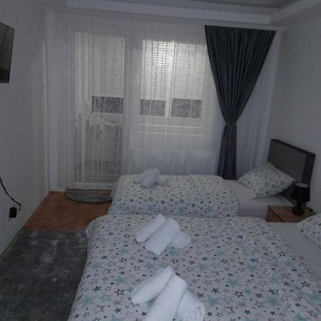 Holiday Apartaments 2 Nis Ngoại thất bức ảnh