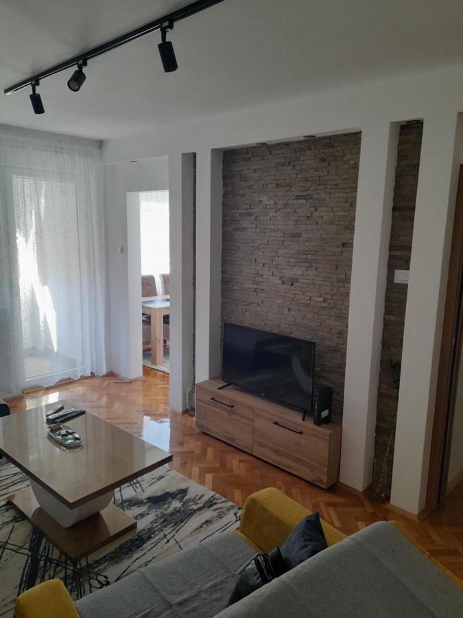 Holiday Apartaments 2 Nis Ngoại thất bức ảnh