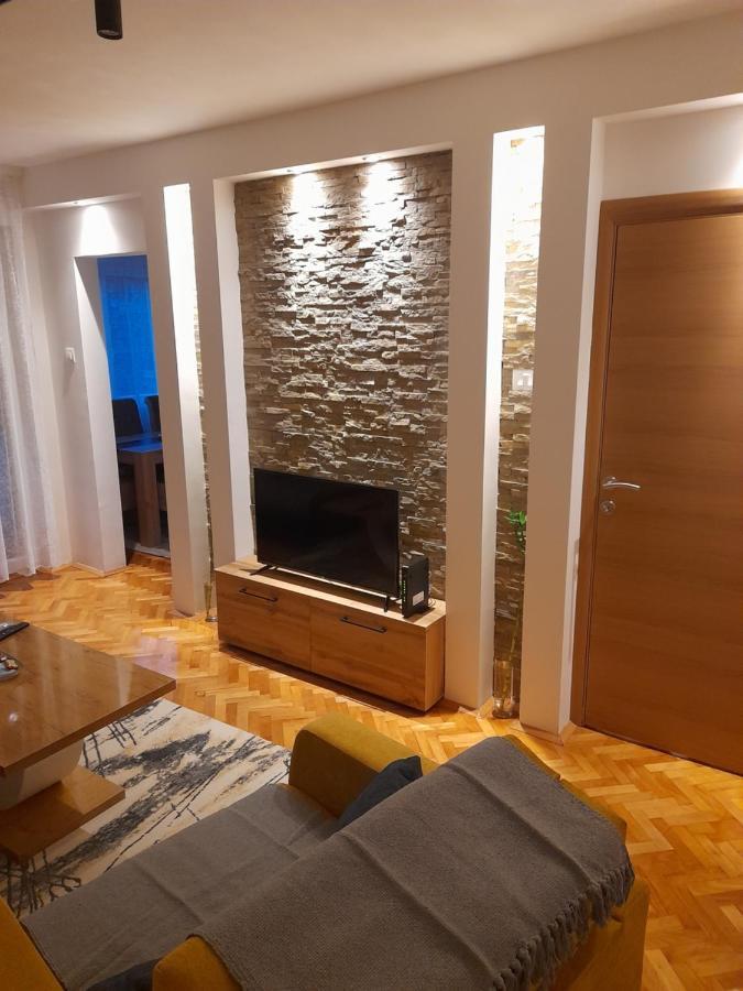 Holiday Apartaments 2 Nis Ngoại thất bức ảnh