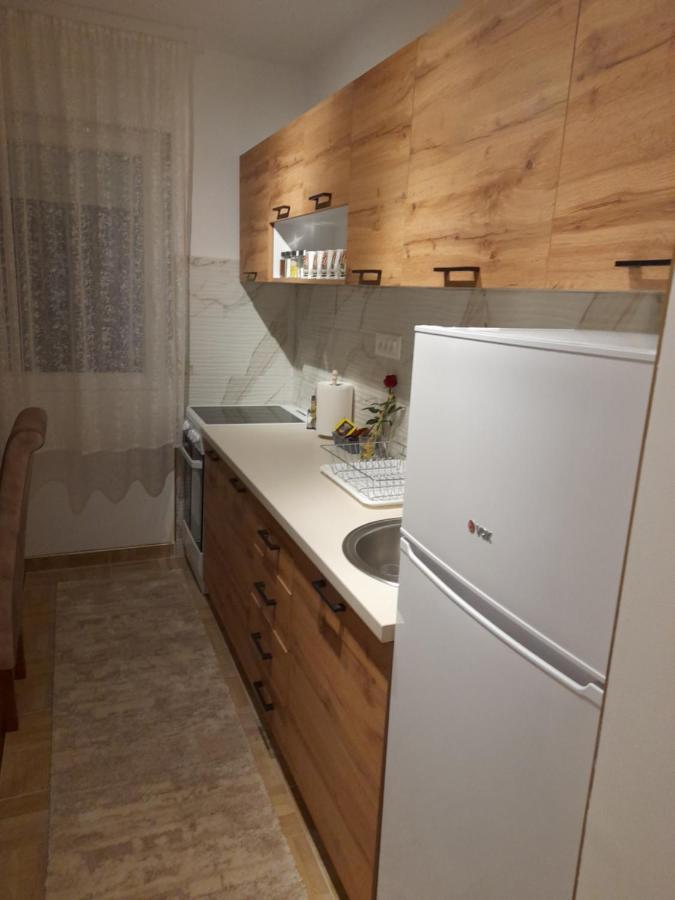Holiday Apartaments 2 Nis Ngoại thất bức ảnh