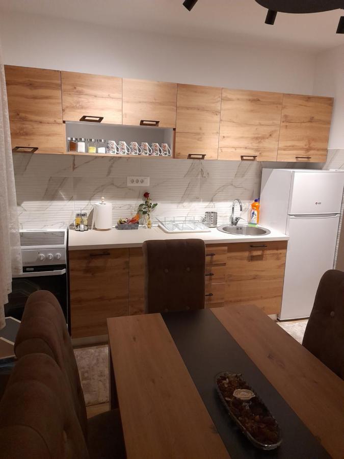 Holiday Apartaments 2 Nis Ngoại thất bức ảnh